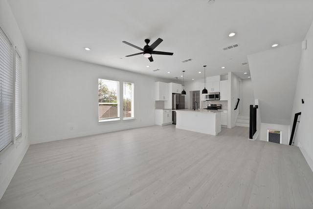 7207 Mohawk Drive 102, Dallas, TX 75235