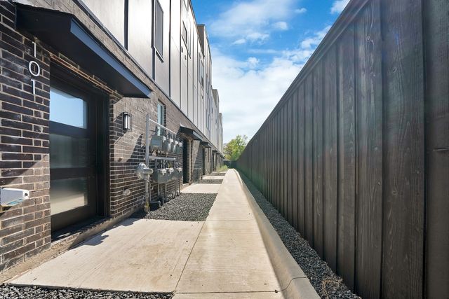 7207 Mohawk Drive 102, Dallas, TX 75235