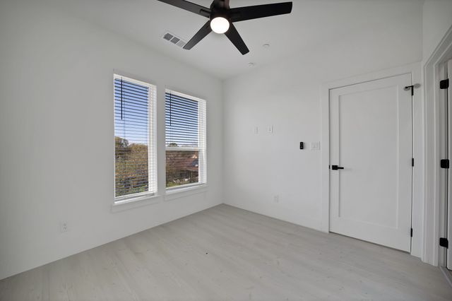 7207 Mohawk Drive 102, Dallas, TX 75235