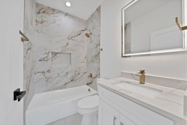 7207 Mohawk Drive 102, Dallas, TX 75235