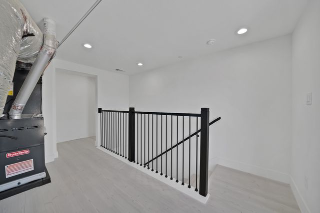 7207 Mohawk Drive 102, Dallas, TX 75235