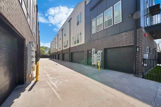 7207 Mohawk Drive 102, Dallas, TX 75235