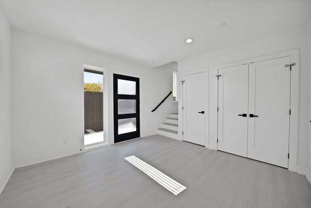 7207 Mohawk Drive 102, Dallas, TX 75235