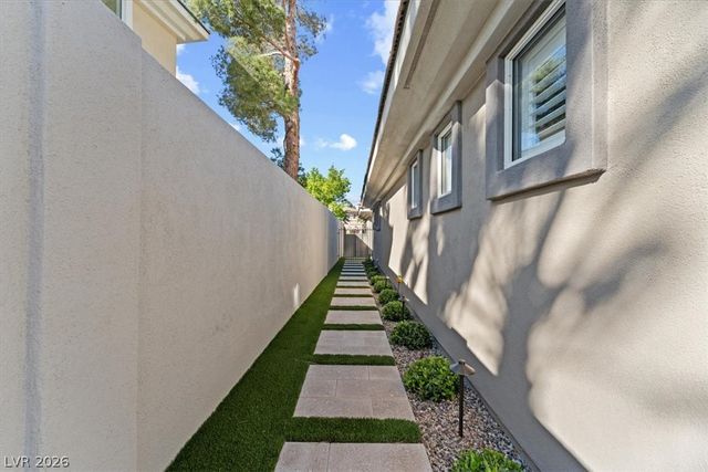 9705 Plateau Heights Place, Las Vegas, NV 89144