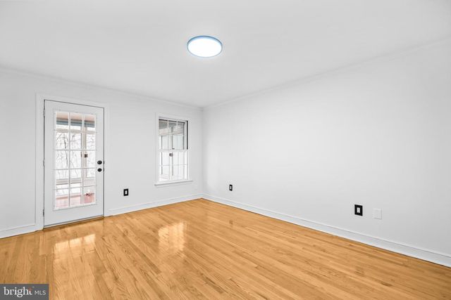 2420 I ST NW, Washington, DC 20037