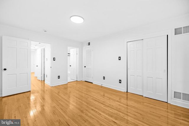 2420 I ST NW, Washington, DC 20037