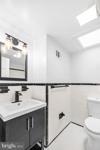 2420 I ST NW, Washington, DC 20037