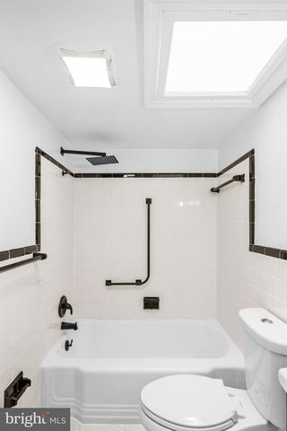 2420 I ST NW, Washington, DC 20037