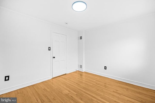 2420 I ST NW, Washington, DC 20037