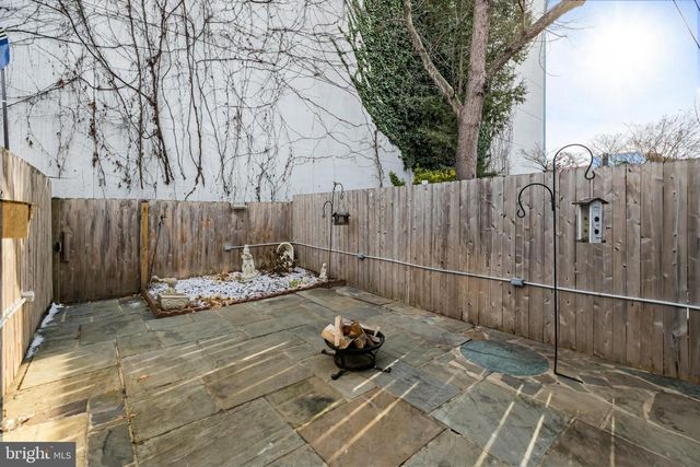 2420 I ST NW, Washington, DC 20037