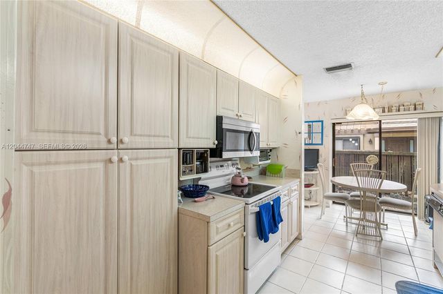 3953 Cocoplum Cir 3609, Coconut Creek, FL 33063