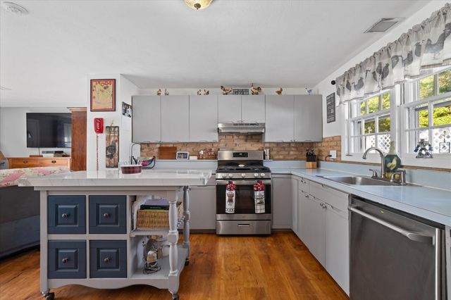 5 Caroline Drive, Bellingham, MA 02019