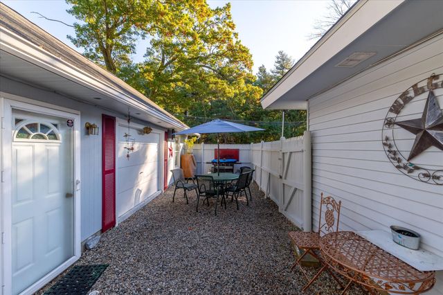 5 Caroline Drive, Bellingham, MA 02019