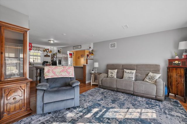 5 Caroline Drive, Bellingham, MA 02019