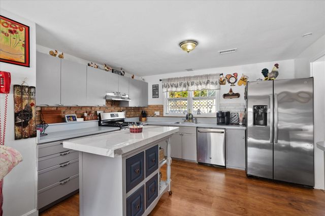 5 Caroline Drive, Bellingham, MA 02019