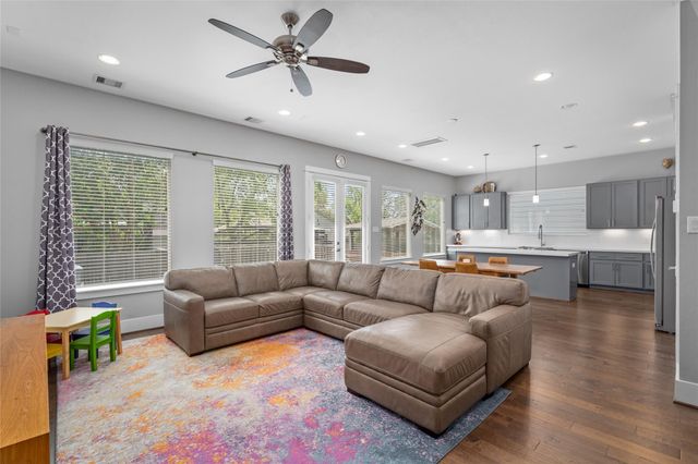 427 Yale Oaks Lane, Houston, TX 77091