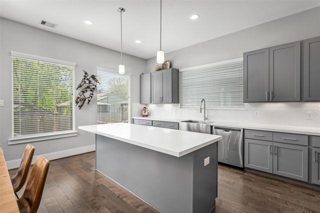 427 Yale Oaks Lane, Houston, TX 77091