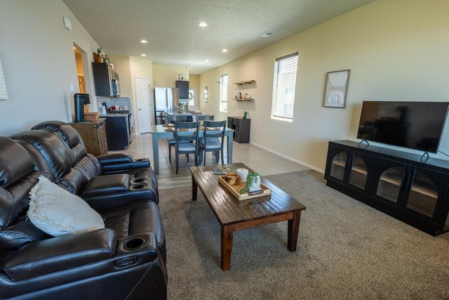 772 Amatista Loop SE, Rio Rancho, NM 87124