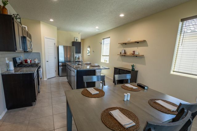 772 Amatista Loop SE, Rio Rancho, NM 87124