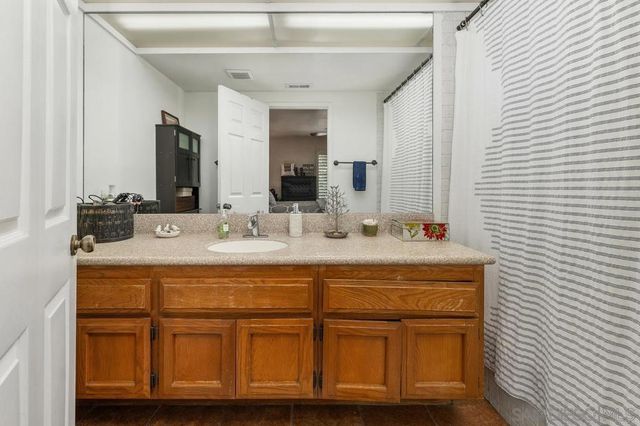 6028 Gaines St, San Diego, CA 92110