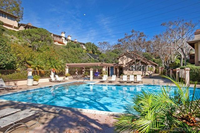 6028 Gaines St, San Diego, CA 92110