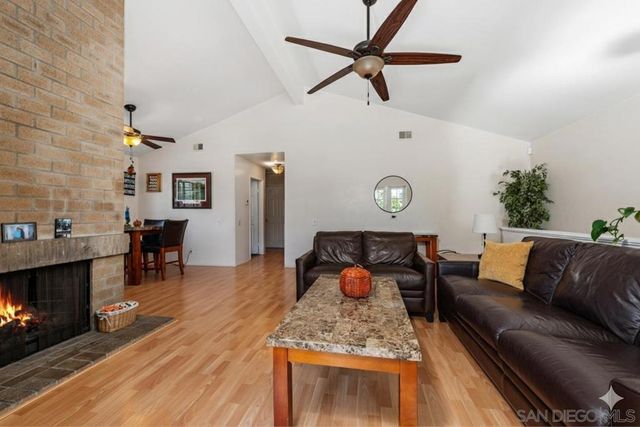 6028 Gaines St, San Diego, CA 92110