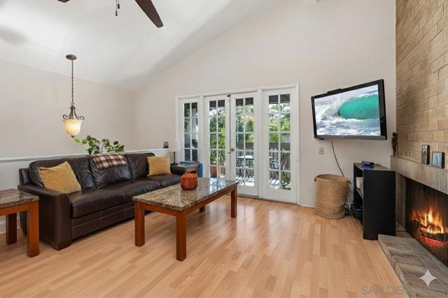 6028 Gaines St, San Diego, CA 92110