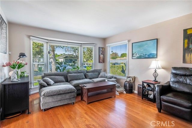 17504 Hamlin, Van Nuys (los Angeles), CA 91406