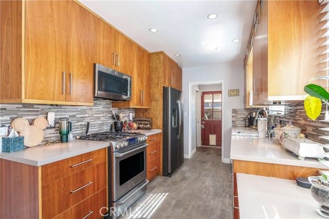 17504 Hamlin, Van Nuys (los Angeles), CA 91406