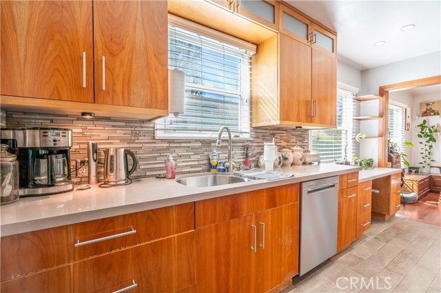 17504 Hamlin, Van Nuys (los Angeles), CA 91406