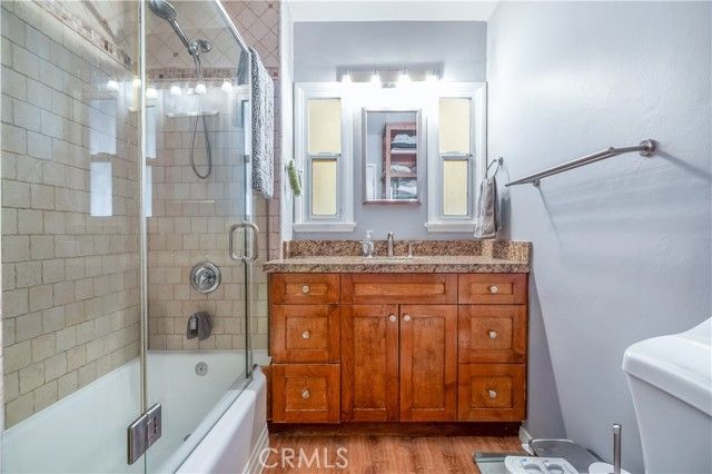 17504 Hamlin, Van Nuys (los Angeles), CA 91406