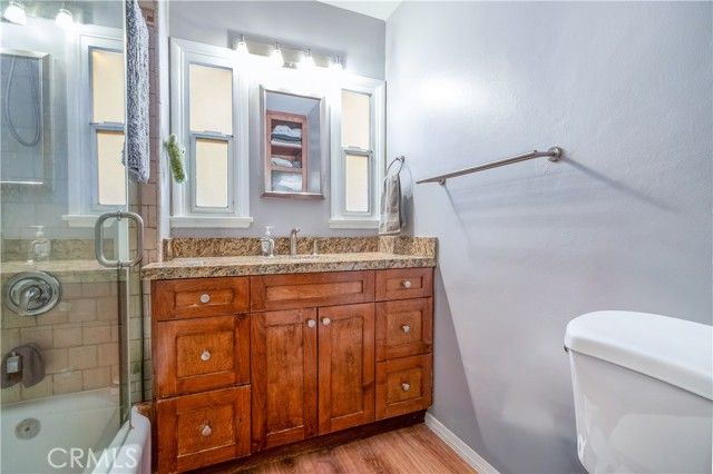 17504 Hamlin, Van Nuys (los Angeles), CA 91406