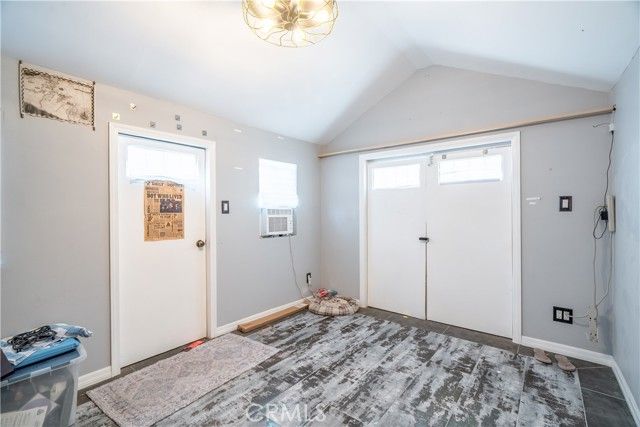 17504 Hamlin, Van Nuys (los Angeles), CA 91406