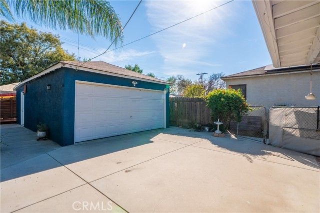 17504 Hamlin, Van Nuys (los Angeles), CA 91406