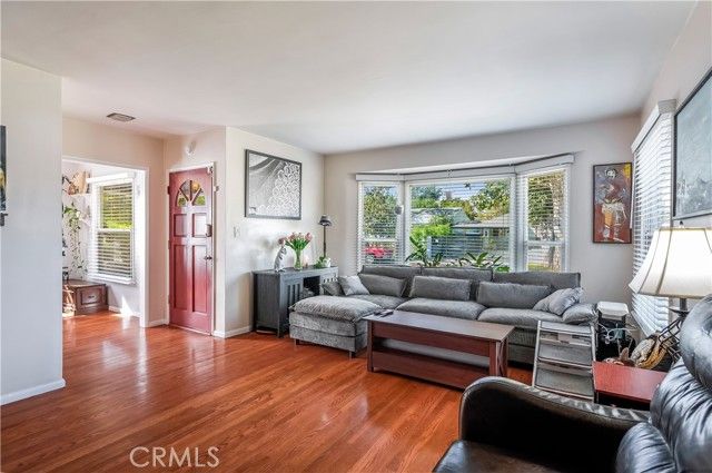 17504 Hamlin, Van Nuys (los Angeles), CA 91406