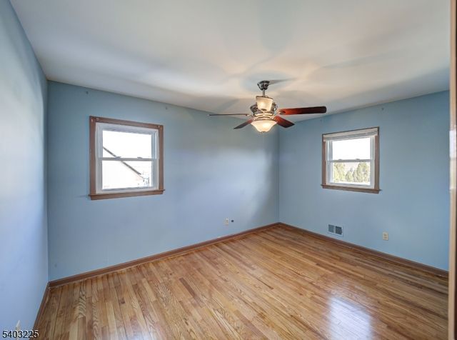 5 Clare Ct, Manville Boro, NJ 08835