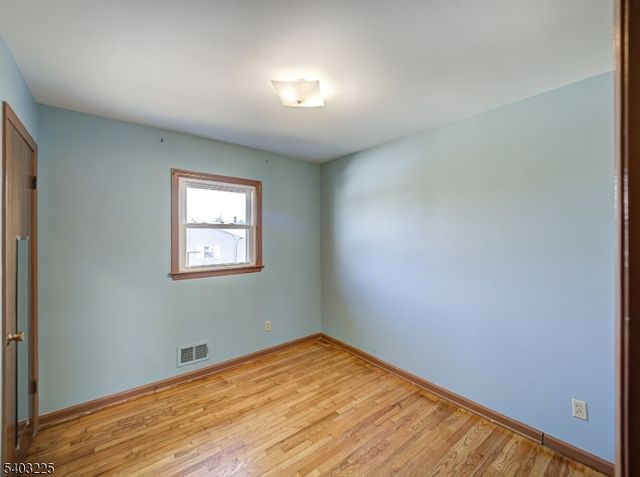 5 Clare Ct, Manville Boro, NJ 08835