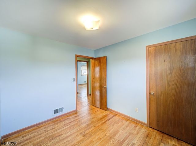 5 Clare Ct, Manville Boro, NJ 08835