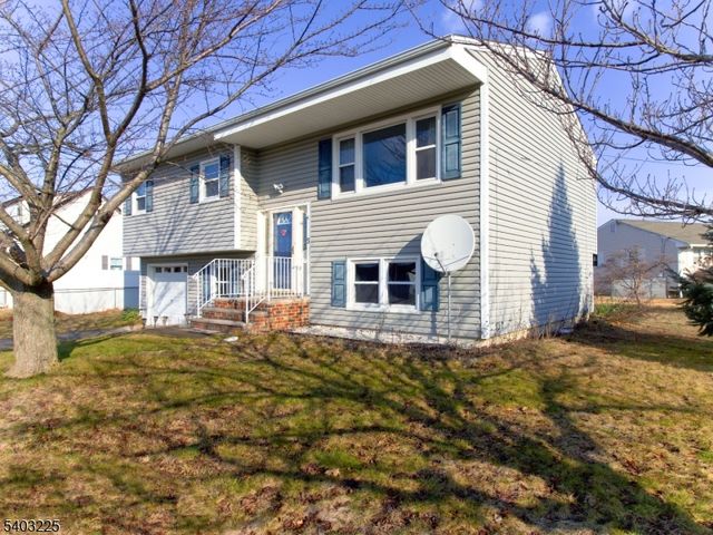 5 Clare Ct, Manville Boro, NJ 08835