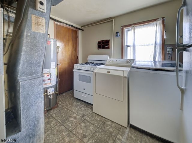 5 Clare Ct, Manville Boro, NJ 08835