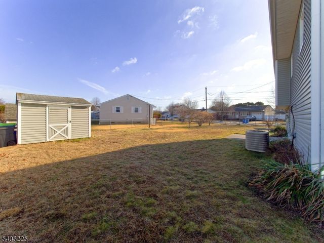 5 Clare Ct, Manville Boro, NJ 08835