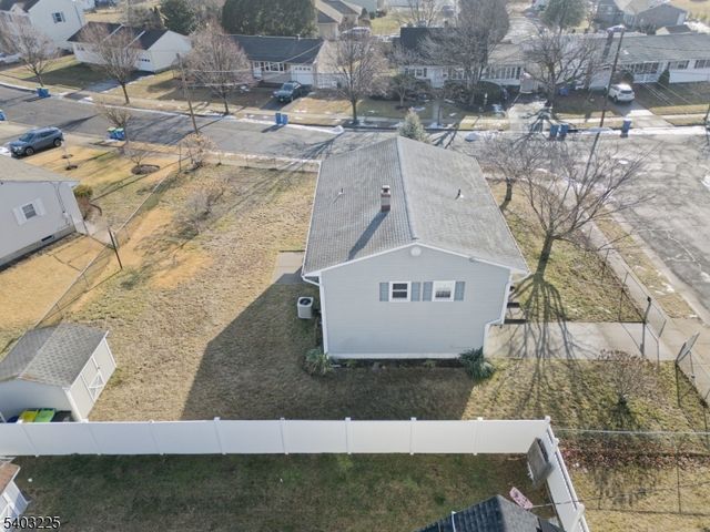 5 Clare Ct, Manville Boro, NJ 08835