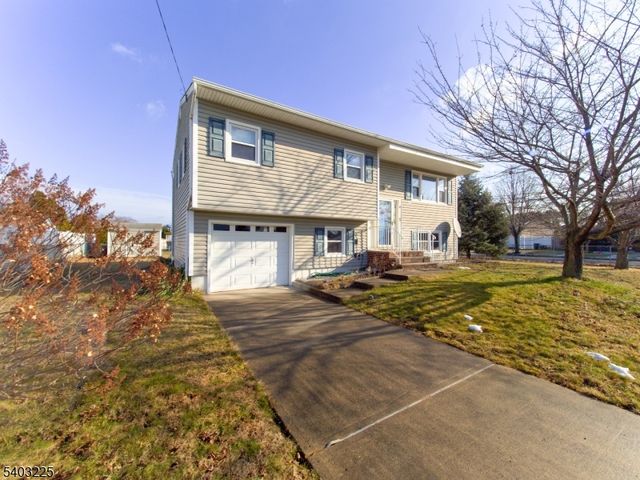 5 Clare Ct, Manville Boro, NJ 08835