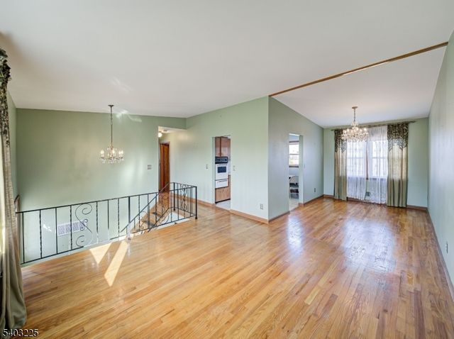 5 Clare Ct, Manville Boro, NJ 08835