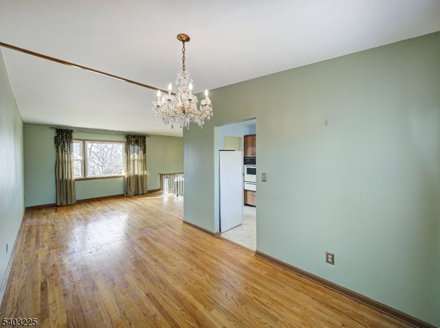 5 Clare Ct, Manville Boro, NJ 08835