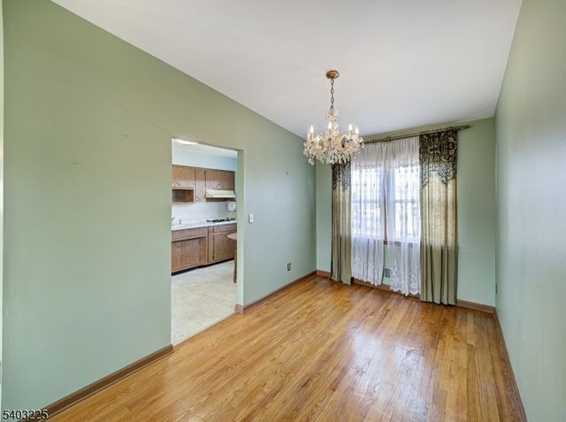 5 Clare Ct, Manville Boro, NJ 08835