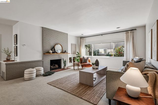 1519 Oxford St E, Berkeley, CA 94709