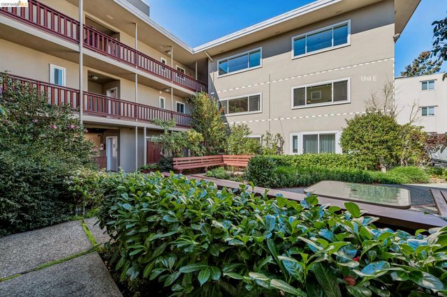 1519 Oxford St E, Berkeley, CA 94709