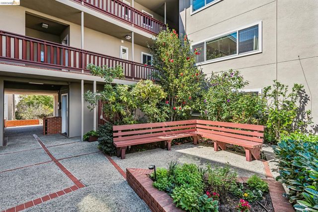 1519 Oxford St E, Berkeley, CA 94709