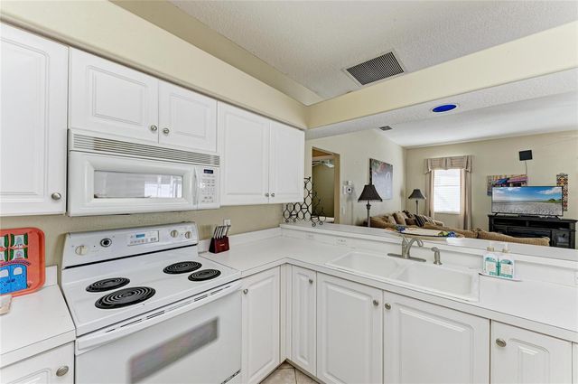 7122 42ND COURT E, Sarasota, FL 34243